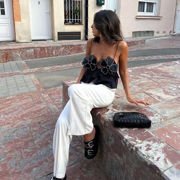 Size XS | Zara | Rhinestone Poplin Top | Bloggers Favourite - Picture 12 of 15